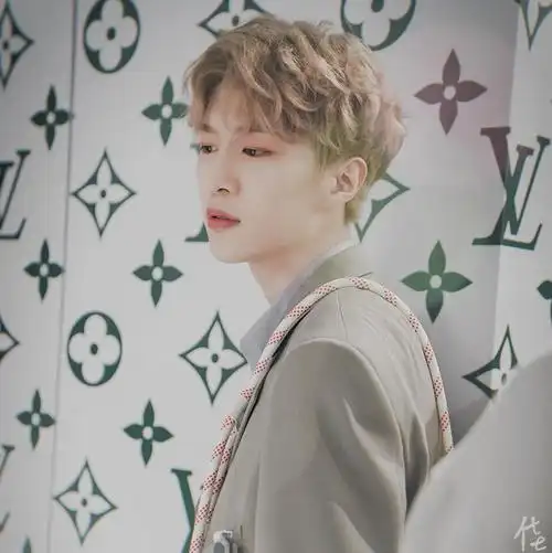 范丞丞头像 cr微博佳南