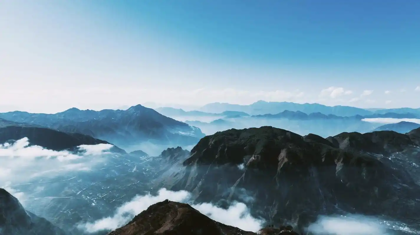 原创摄影 #云层上的风景 #仙境云海 #云雾缭绕人间仙境  - 抖音