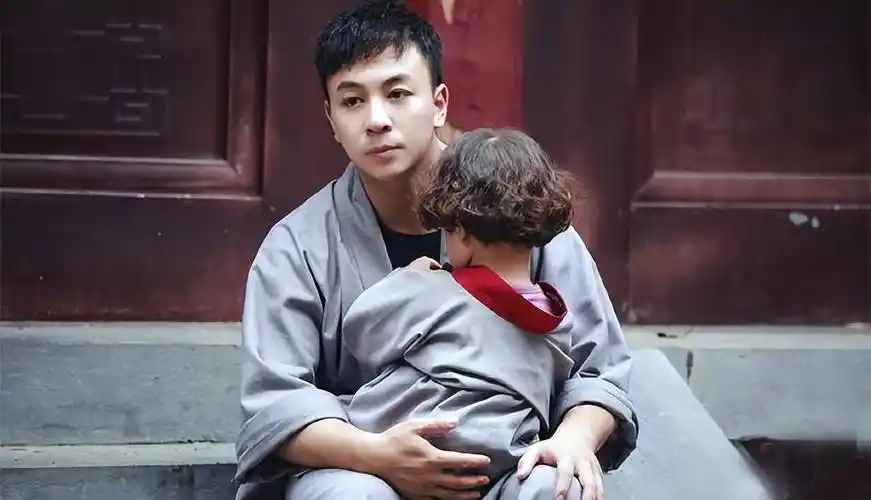 原创这些小明星曾经那么可爱如今真的长残了吗这三位实力证明自己