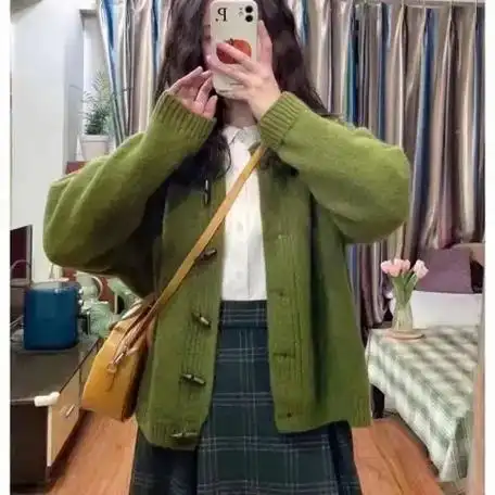 天猫质量苔绿色复古牛角扣毛衣开衫外套 小个子穿搭慵懒感百搭上衣