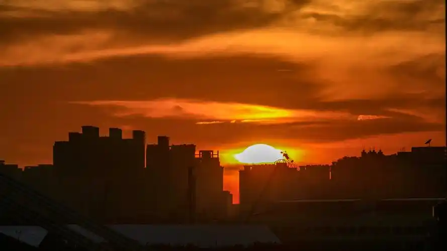 2018年7月17日傍晚时分,我冒着酷暑,第二次来的浦东前滩,又