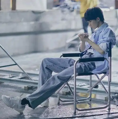 关于马嘉祺的大长腿