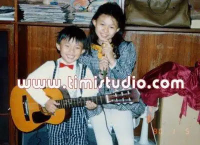 2009-02-26 18:17 度来度往|六级 没有,卓依婷只有一个弟弟卓举伟