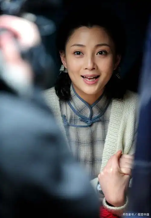 她的出色演技在电视剧《人世间》中被广泛赞誉,但更让人难以忘怀的是