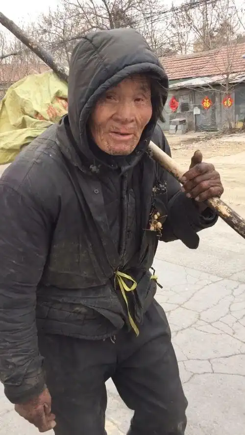 可怜的老人,看见的帮一下～山东潍坊昌乐县农贸城