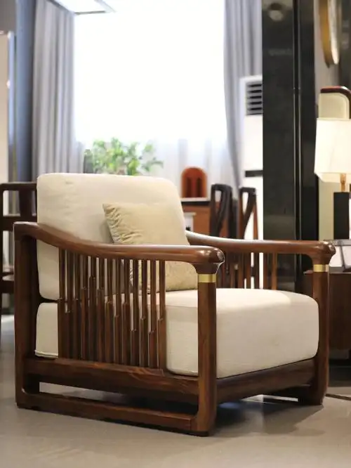 市面上卖乌金木家具的很多 有的商家声称不到1w就能拿下全套组合沙发