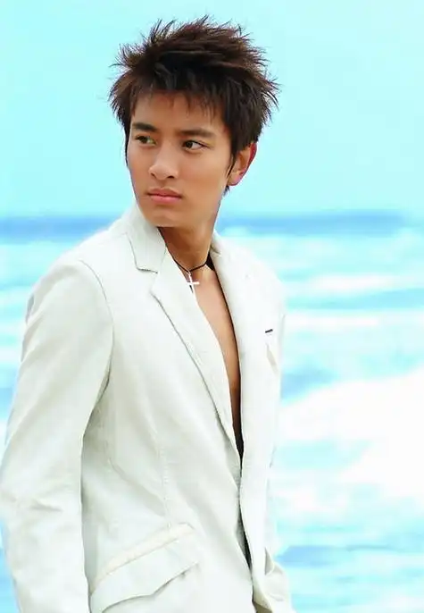 李小璐贾乃亮订婚揭双方家庭背景都是隐形富豪图