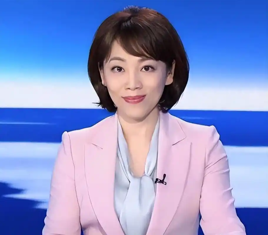 央视著名主持人劳春燕:和丈夫分居17年,怀孕7个月仍要上班