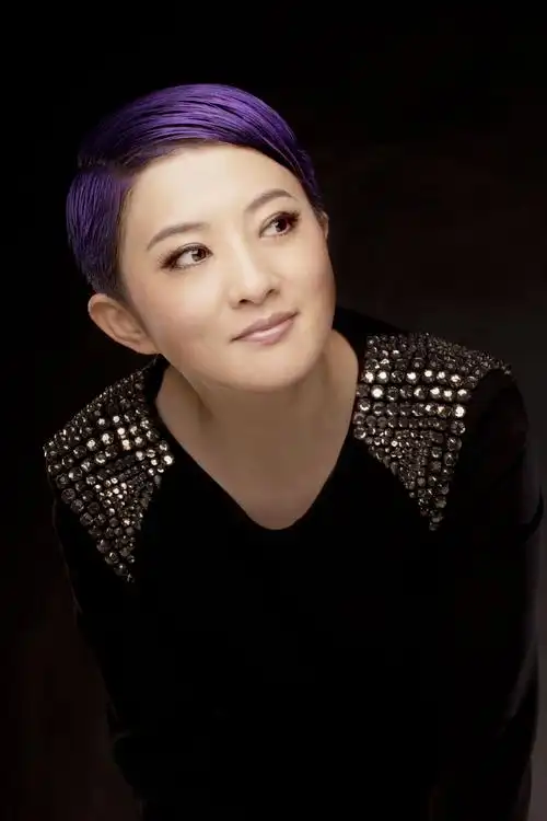 金铭个性"小魔女"写真