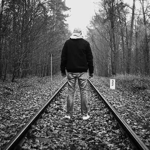 一个人孤独喝酒的诗句有哪些?