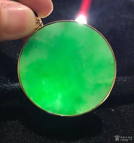 18k金镶翡翠水润满绿平安无事圆牌