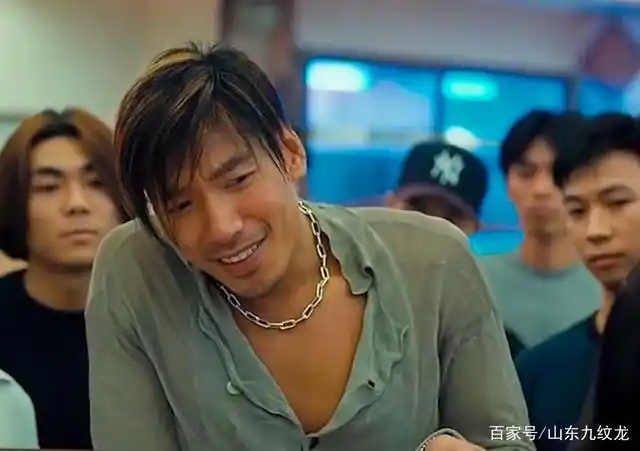 有陈小春,汤镇业,林雪主演的电影新版古惑仔《无间风暴》山鸡哥卧底