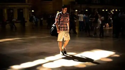 从男人的走路姿态,了解他的性格特质