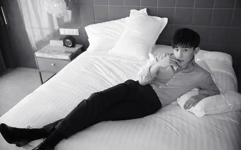 时尚帅气的邓伦,高清壁纸图片,大陆明星-回车桌面