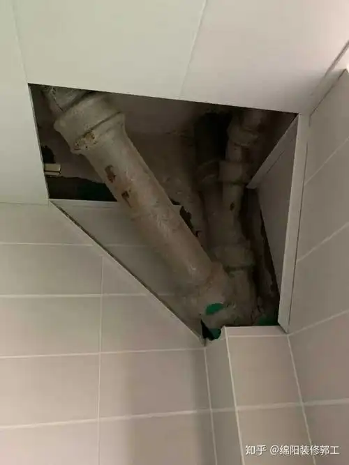 老房子翻新卫生间铸铁下水管咋整?