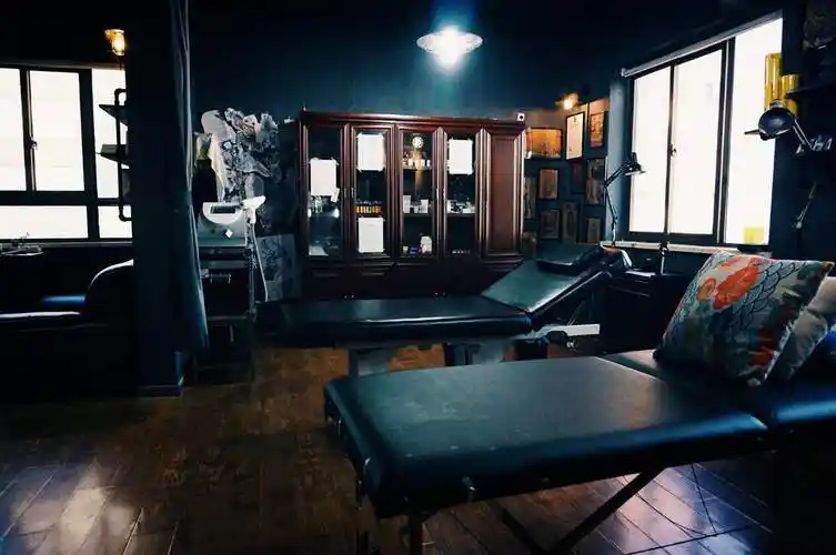 合肥纹彩刺青——是一家在全国有着32家纹身店的同品牌不同负责人的