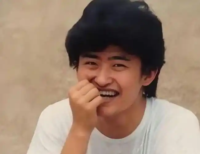 1998年春晚,刘欢甩了甩头发,甩出了108个好汉,"路见不平一声吼,该出手