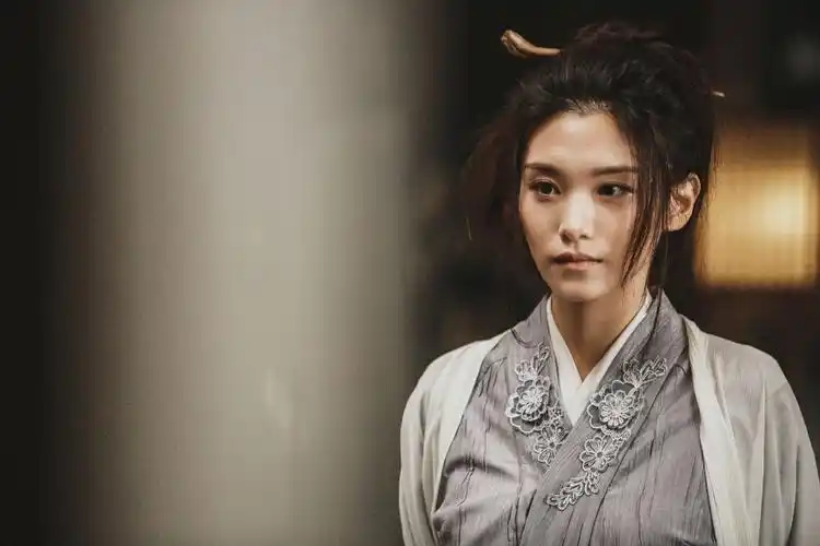 王嘉宁《天醒之路》开播 化身楚敏师父霸气上线__凤凰网