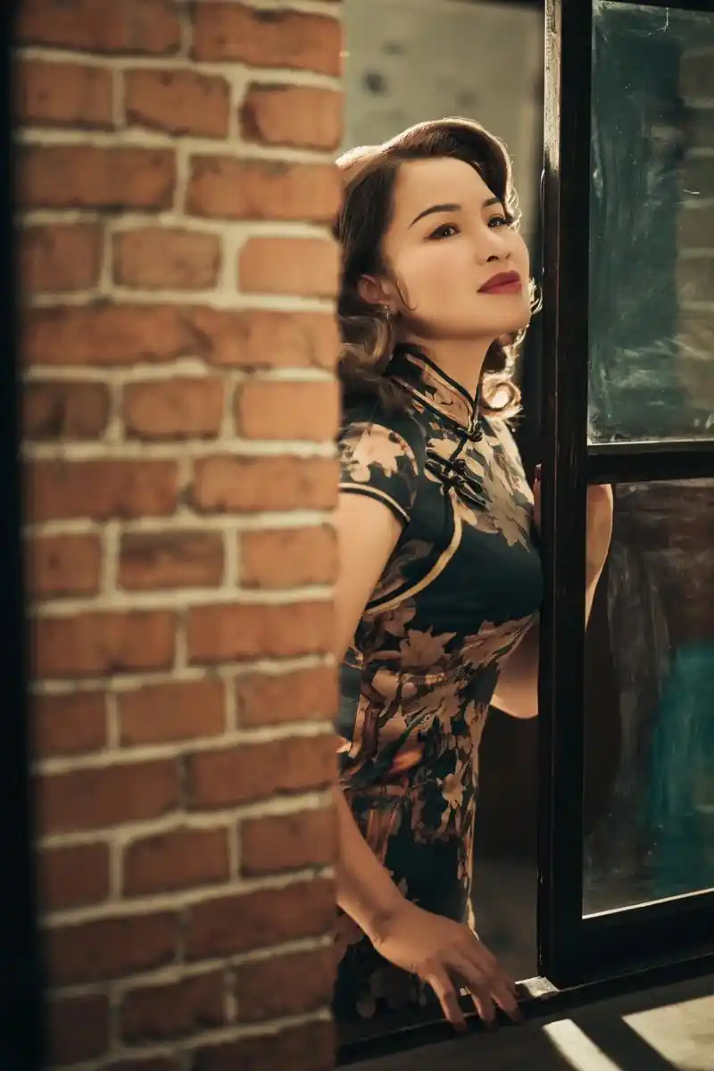 没有任何一个女人可以抵挡旗袍的魅力,那种精致的嫣然只配旗袍下 - 抖