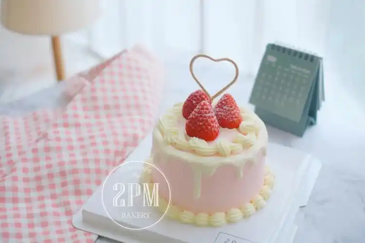 5寸草莓简约蛋糕
