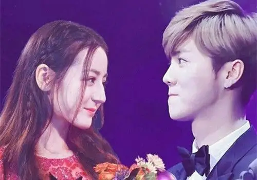 鹿晗迪丽热巴甜蜜时尚图片_陆地夫妇高颜值cp