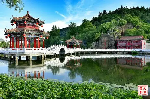 其它 月牙湖,这次我用镜头让你更美月牙湖公园位于伊春市南岔区中心的