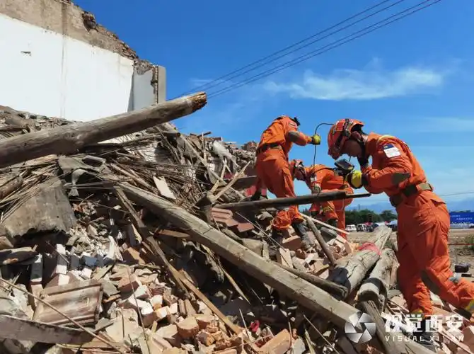 立体化应急救援搭建起生命通道陕西省地震应急救援综合演练在西安举行