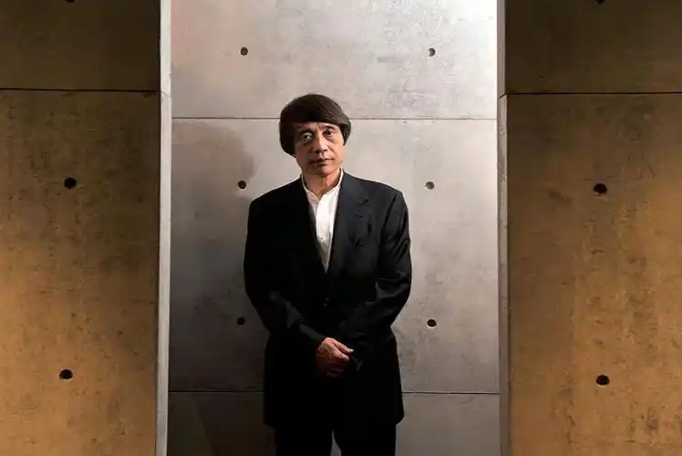 师设计的倍乐生之屋(benesse house),一贯张扬的侃爷就成为了安藤忠雄