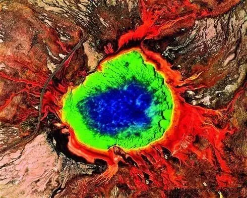 2012先兆黄石公园火山极速隆起