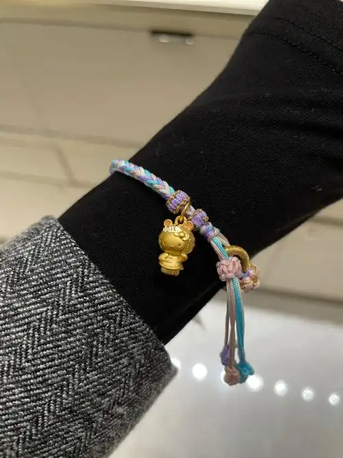 周大福玉桂狗编绳手链