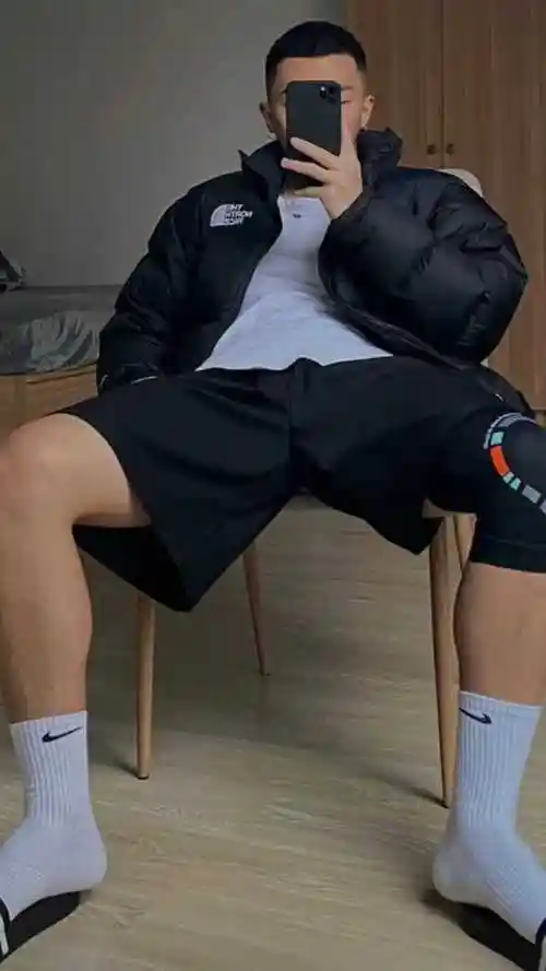 腿控##帅哥##白袜#喂不是吧 这样拍腿好长_腾讯视频