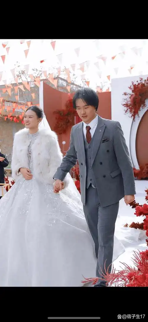 感谢各位亲朋好友的莅临和见证.愿我们都生活幸福美满,家庭和谐安康