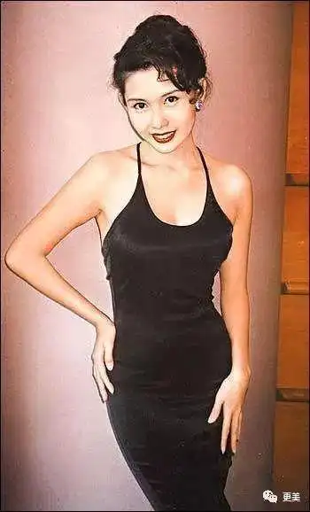 王祖贤30年前的穿衣打扮,甩当红小花们n条街! | 荐号