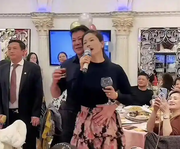 刘茜孙思瀚美国庆结婚20周年!