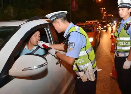 男子与家人生气,找警察举报自己酒驾:想进去清静清静?