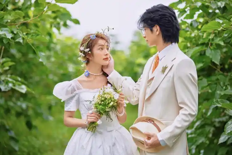 洋溢春夏气息的森系小清新婚纱照