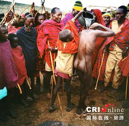 组图:坦桑尼亚传统的割礼仪式 (12)