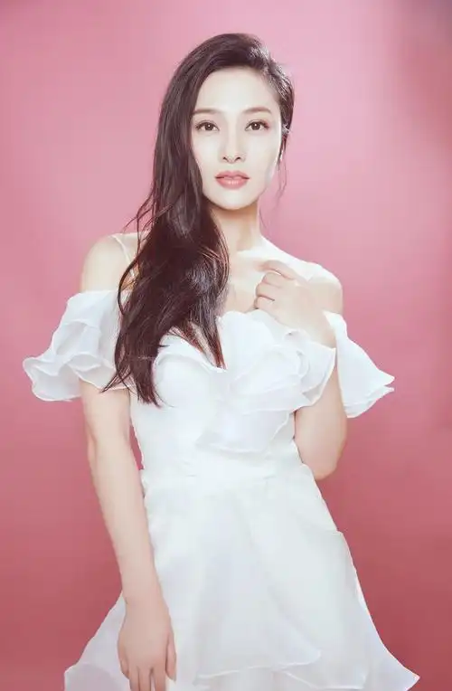 郑清文妩媚迷人时尚写真高清图片,明星,高清,时尚写真,美女演员