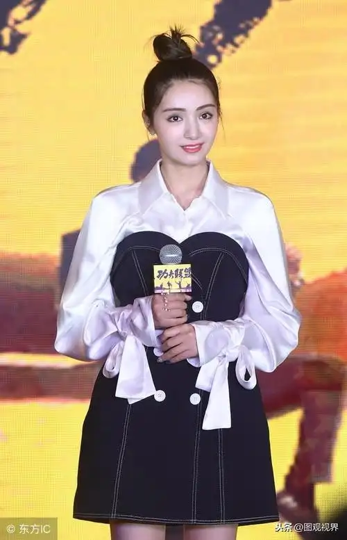 麦迪娜古装图片玉磬麦迪娜玉磬图片