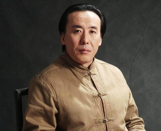 红极一时的国学大师翟鸿燊是什么样的人他的面相上有何体现呢