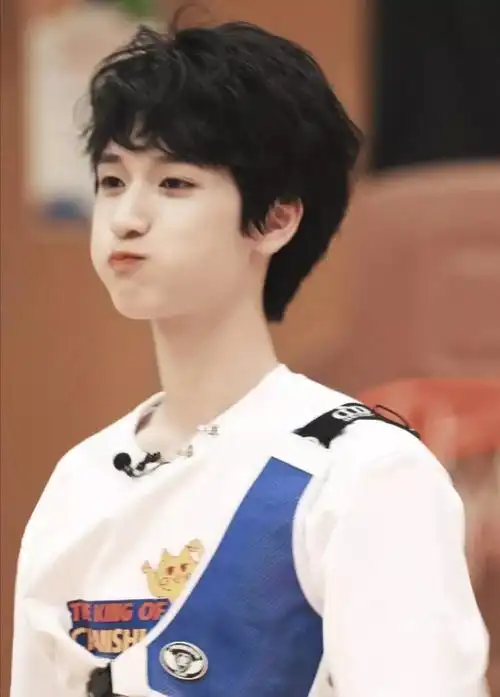 严浩翔×壁纸×头像奶fufu的小熊软糖