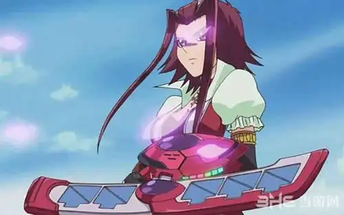 从手牌特招白蔷薇龙b,然后将两只蔷薇龙进行同调,特招黑蔷薇龙,发动黑