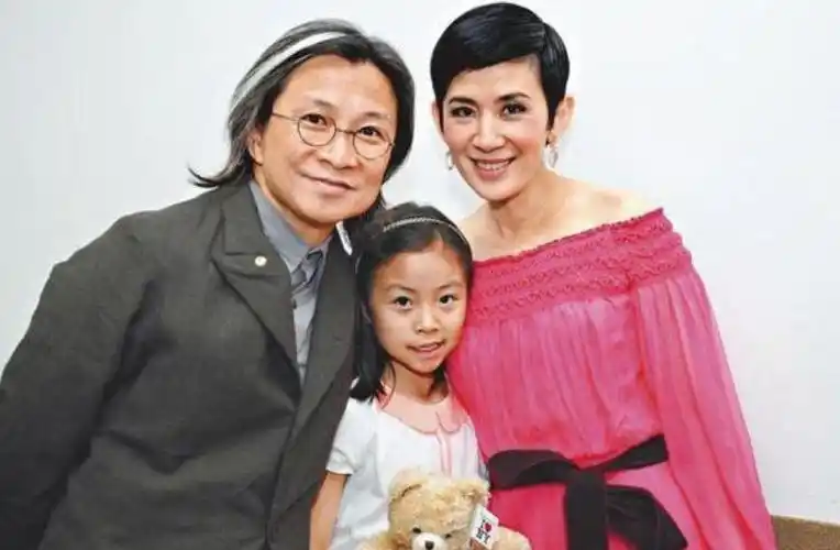 回顾演员吴君如我这辈子正确的决定就是在41岁高龄为丈夫生子