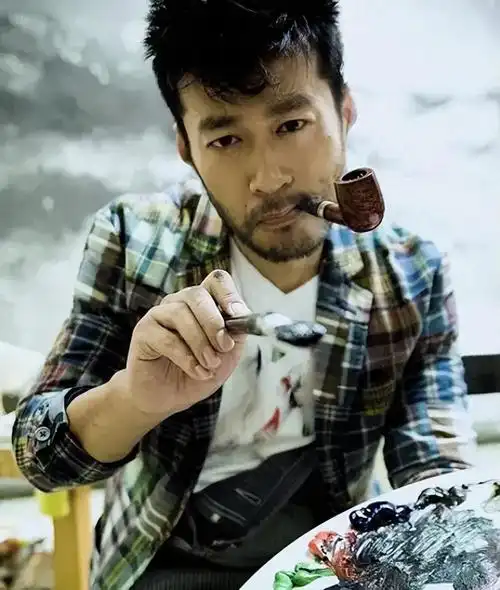 回顾谭凯演技太好被误认为是日本人51岁仍未婚和老母相依为命