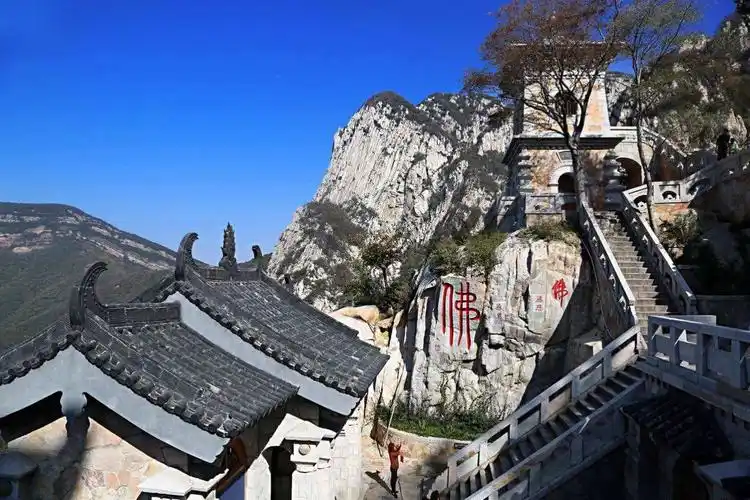 游中国功夫发源地,赏嵩山最美红叶|少林寺三皇寨一日游99元