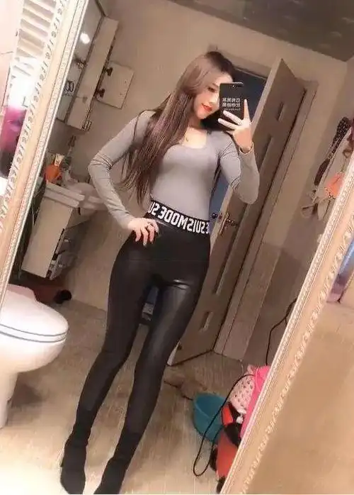 北漂女孩城中村揭底野模外围小明星的神秘生活