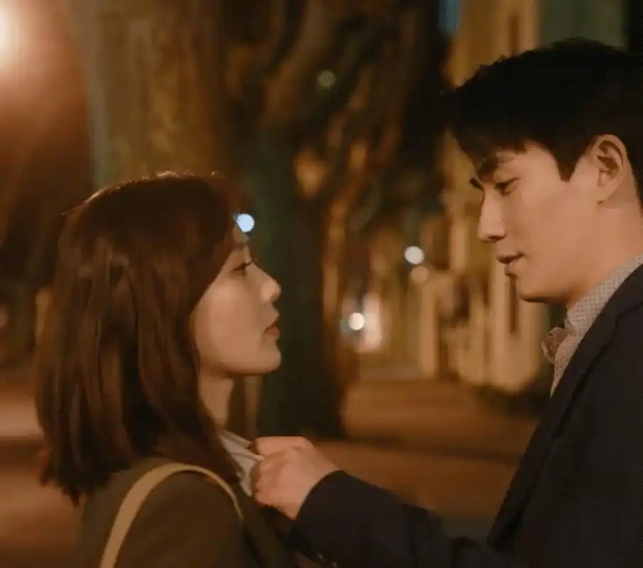 朱一龙和车晓毫无cp感可言,姐弟即视感,吻戏太尴尬了,看着太出戏了,光