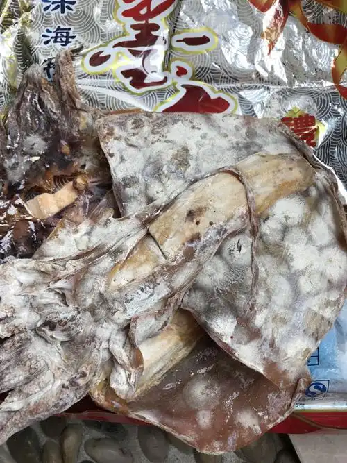 墨鱼干长白毛还可以食用吗