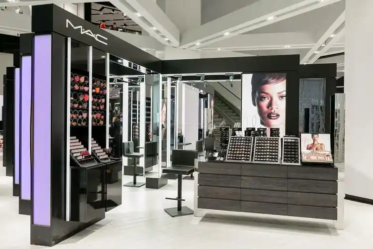 时尚现代风格韩国化妆品店吊顶装修效果图_装信通网效果图