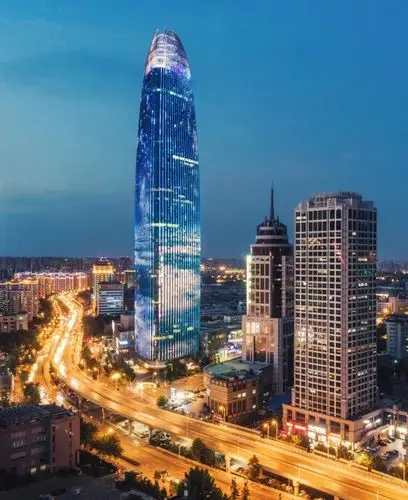 济南绿地中心 摄影/王啸近日,热门综艺节目《奔跑吧!